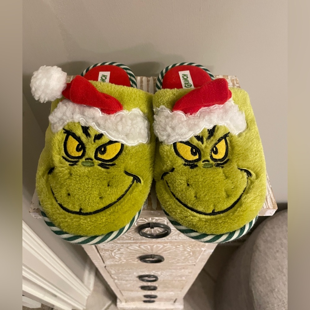 Dr. Seuss Grinch Kids Christmas Slippers - Size 13/1